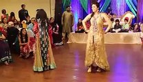 Pakistani Wedding Mehndi Night BEST Dance On -- Mehndi Taan Sajdi -- (FULL HD)