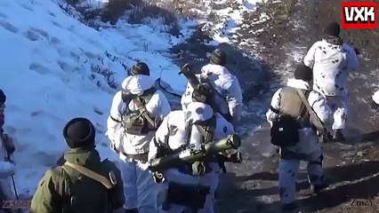 Raising the Soviet flag on Donbass (Banda Bassotti Version)