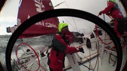 Insane video of elite sailboat doing a 'death roll' in Southern Ocean
