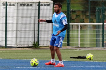 Première dans le groupe, première lucarne pour Araai