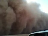 اقوى عاصفة غبار بالكويت لا يطوفكم اخر شي ... dust storm in Kuwait