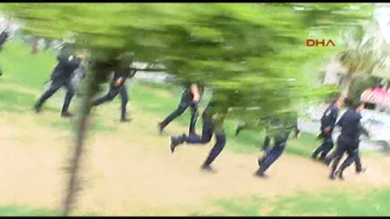 Antalya'da Karşıt Görüşlü Öğrenciler Kavga Etti