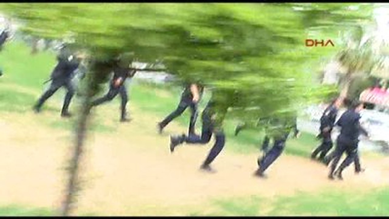 Antalya Karşıt Görüşlü Öğrenciler Birbirine Girdi