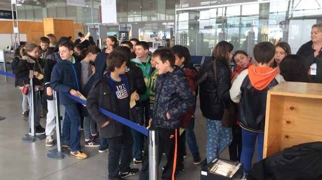 Baptême de l'air pour une centaine d'écoliers