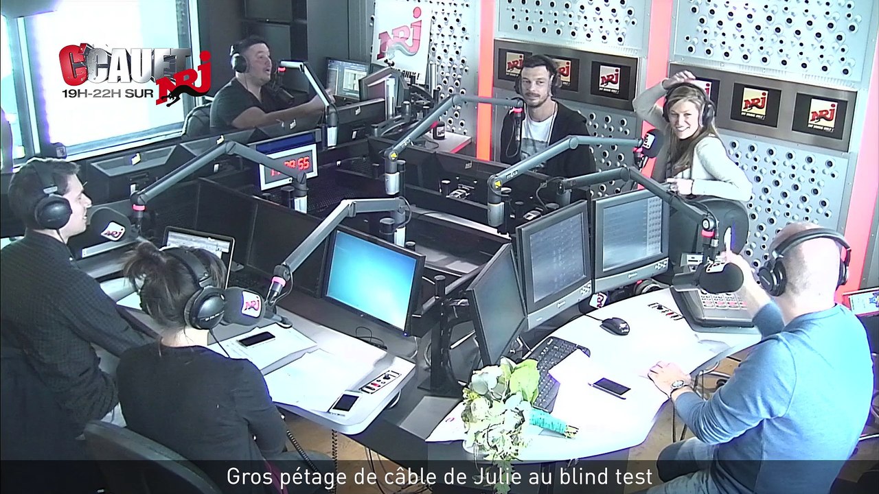 Gros pétage de câble de Julie au blind test - C'Cauet sur NRJ