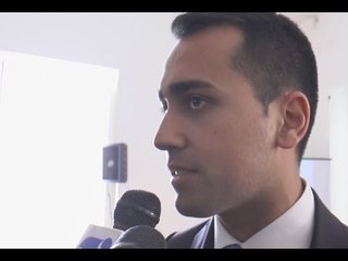 Pozzuoli (NA) - "La Mia Terra", i bambini consegnano proposte a Di Maio (24.03.15)