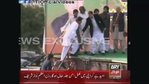 Chairman PTI Imran Khan Arrives On Stage Mirpur Azad Kashmir Jalsa (March 25, 2015)