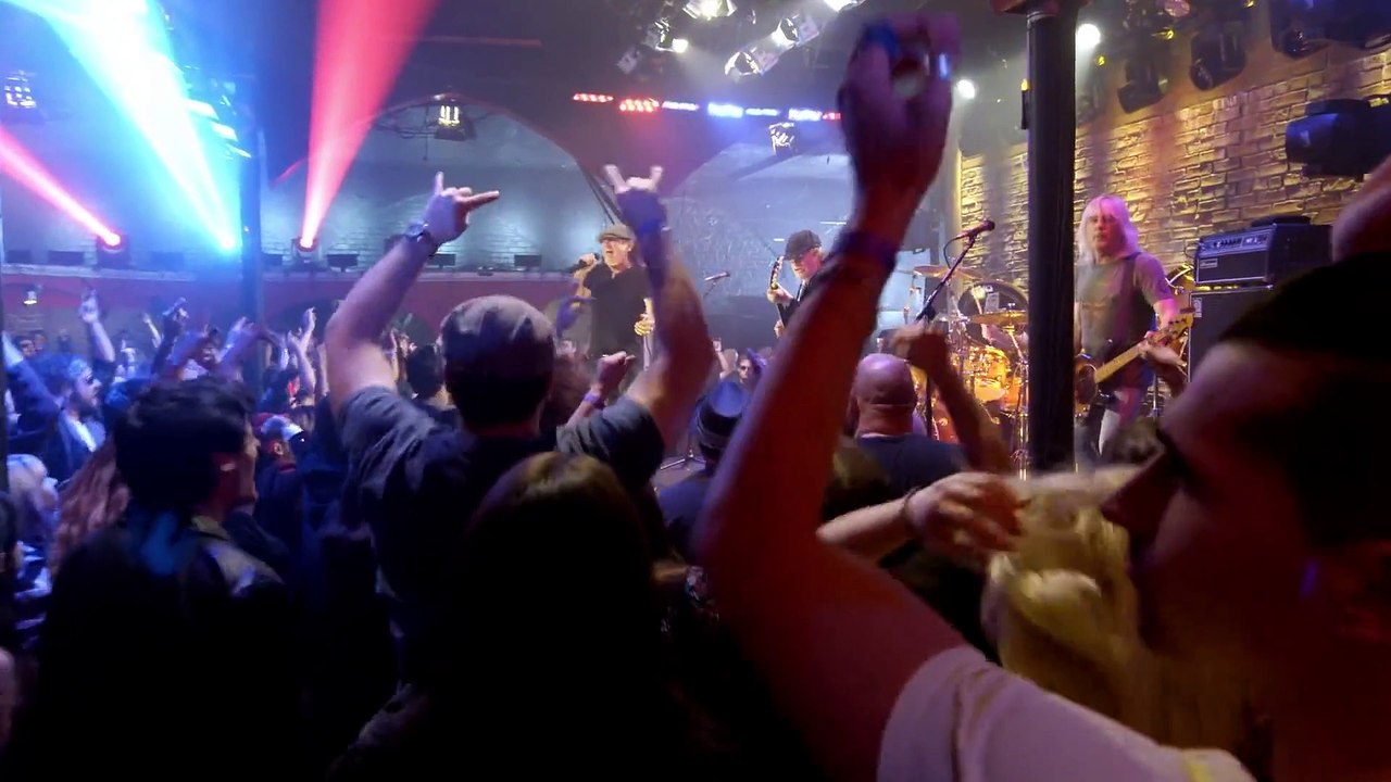 ACDC - Rock the Blues Away