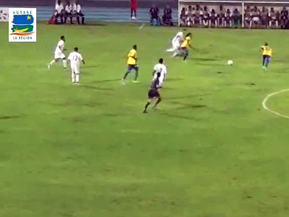 Le but du 2-1 pour les Yana-Dôkô marqué par Sloan Privat
