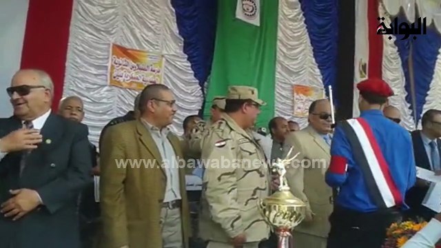 محافظ الدقهلية والمستشار العسكرى يكرمون المشاركين فى العرض العسكرى بالسنبلاوين