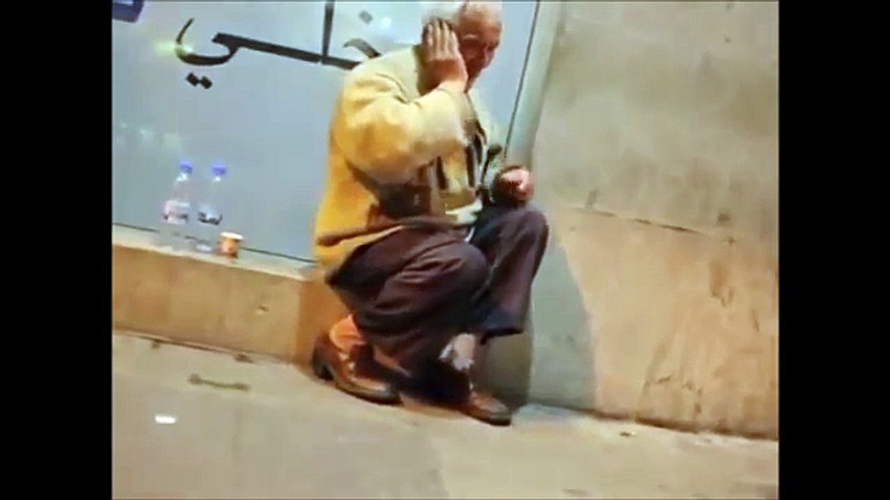 Homeless Man in UK recites Quran in a mesmerizing and beautiful voice