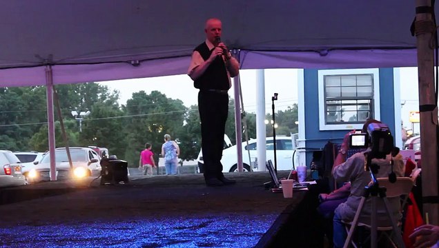 Chris Drummond talking about Single Shinning Star at Elvis Week 2013 (video)