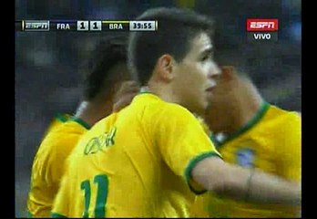 Francia vs. Brasil: el gol de Oscar con dos huachas seguidas