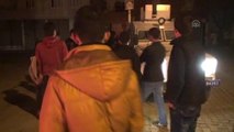 Elektrik Trafosu Yanan Mahalleli Lastik Yakıp Yolu Trafiğe Kapattı