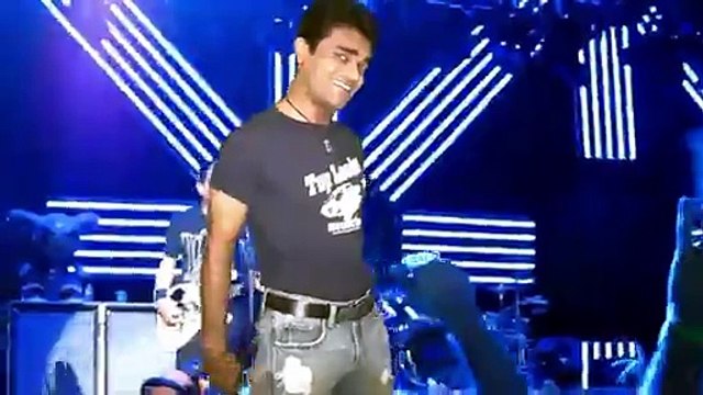 Reprise insolite de Whats my age again de Blink 182 par un indien