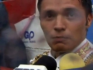 Mexican matador bottles it and runs away from bull