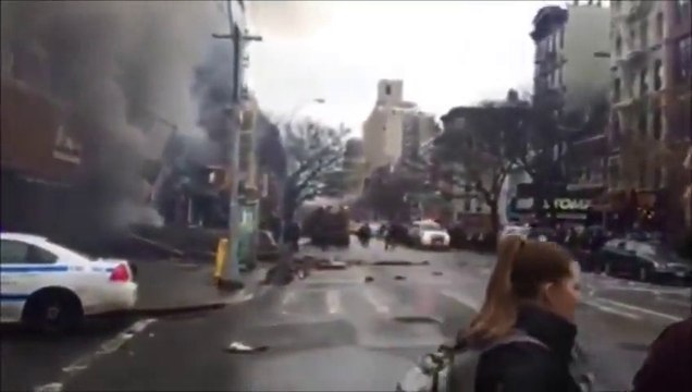 Just after the Gas Explosion in Manhattan : Buildings collapse afer blast at New York's east village