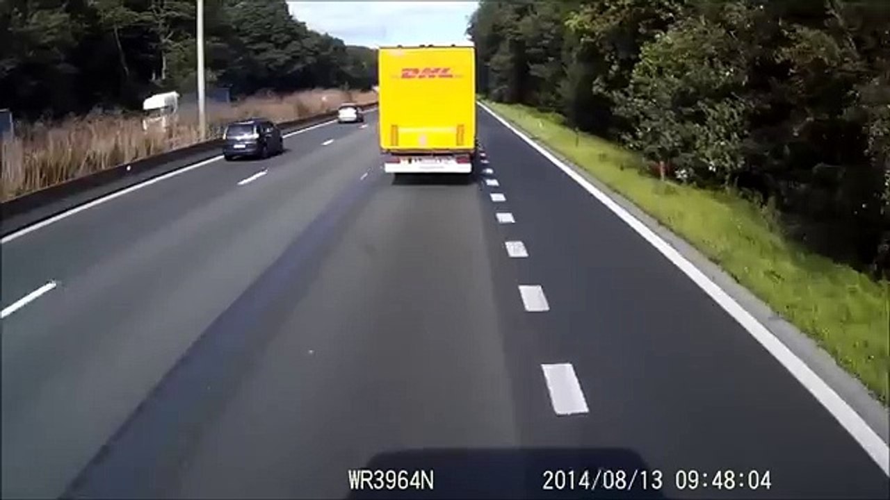 Car vs truck crash E40 Aalter (Belgium) - YouTube