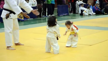 Little girls judo fight Little Kids Judo Funny (Liv_StevenG1)