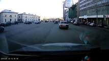 Une Russe gare sa voiture comme une pro !