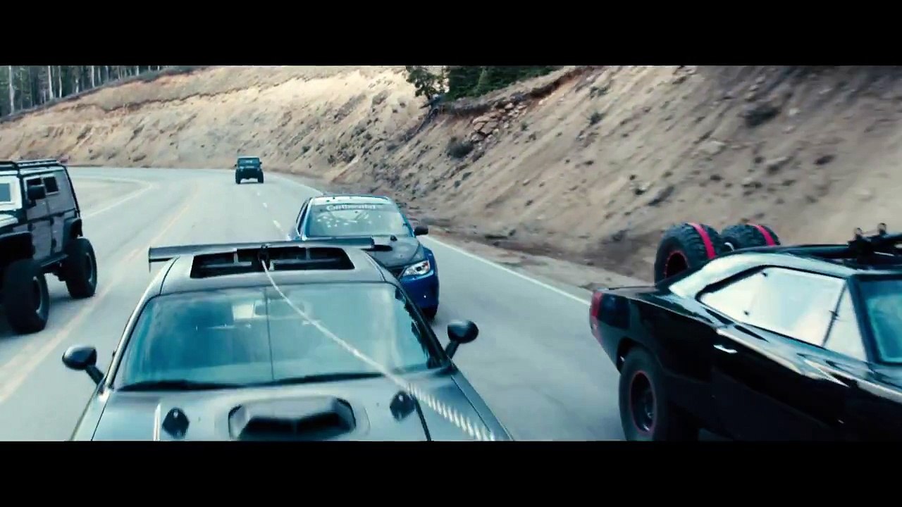 FAST & FURIOUS 7 - Extrait 2 "L'attaque du bus" [VOST|HD] (Vin Diesel, Paul Walker, Dwayne Johnson)