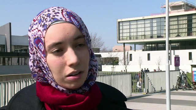 Port du voile: tensions dans le débat public, moins à la fac