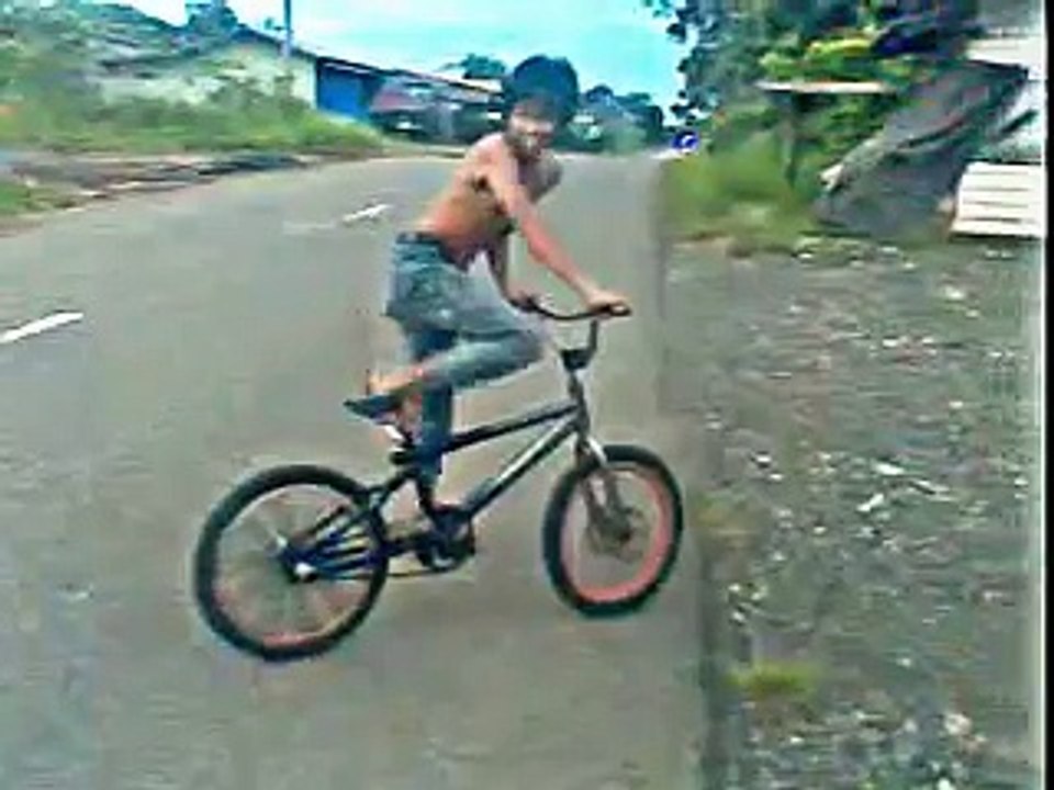 Lucu Ban Sepeda Pecah