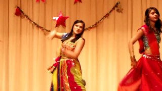 Beautiful Girl Best Mehndi Dance Desi Wedding