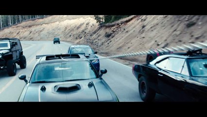 Fast & Furious 7 - Extrait 2 "L'Attaque du Bus" VOST [Au cinéma le 1er Avril]