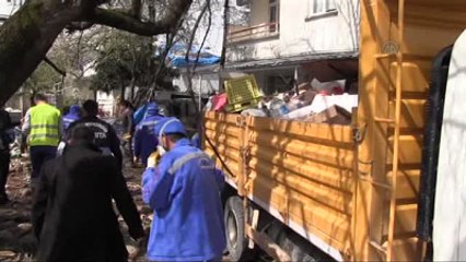 Ordu'da Bir Evin Bahçesinde 27 Kamyon Çöp Çıktı