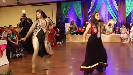 Pakistani Wedding Sweet Girls Dance on '' Malang Malang '' FULL HD
