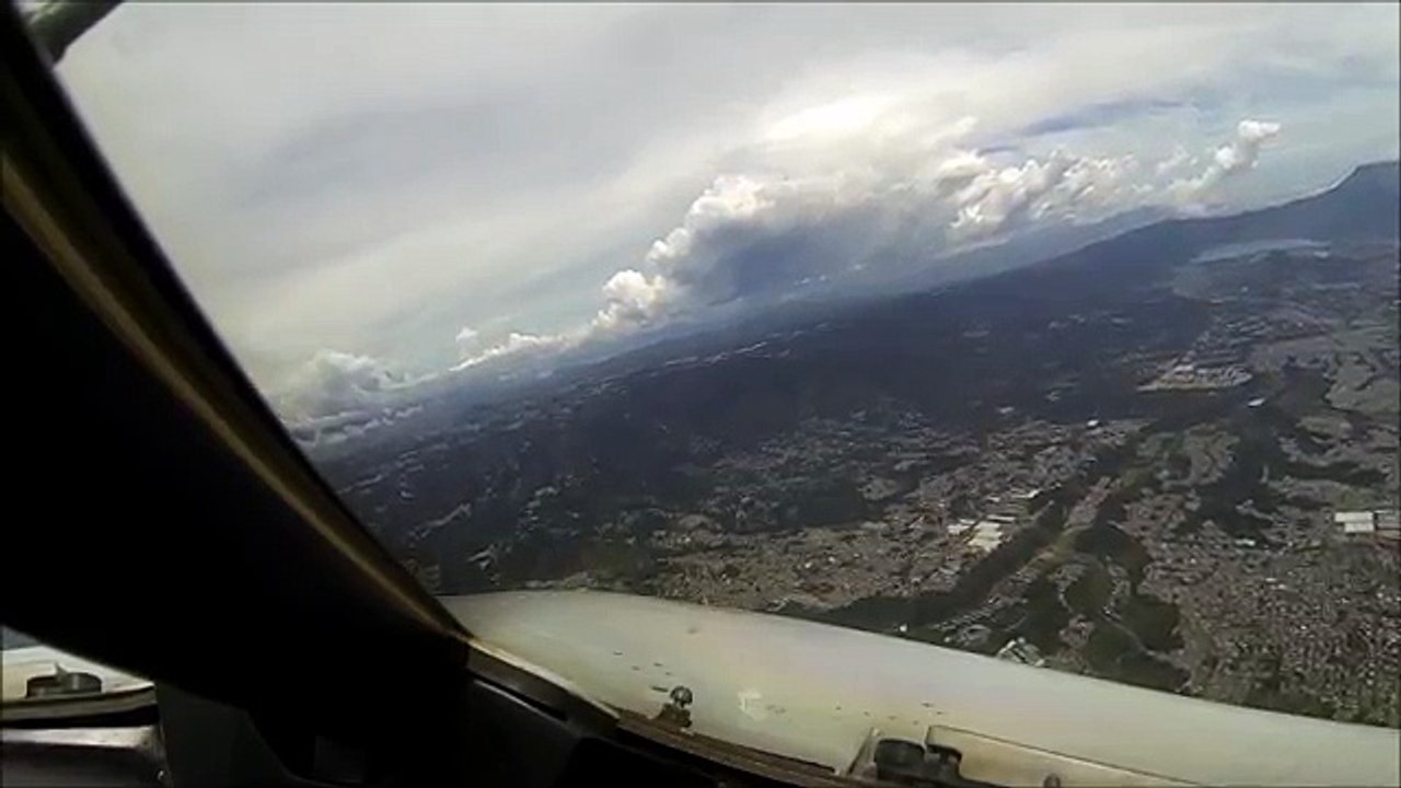 Amazing approach to La Aurora Intl Airport, Guatemala