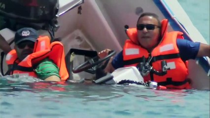 لحظة انهيار أيمن يونس بعد غرق الزودياك في البحر و رؤيته للقروش