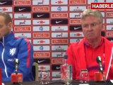 Hollanda-Türkiye Milli Maçına Doğru - Hiddink-Sneijder