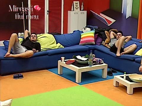 printzi...ce fac fetele cand nu au somn ? 2015-03-25 01-28-52-641