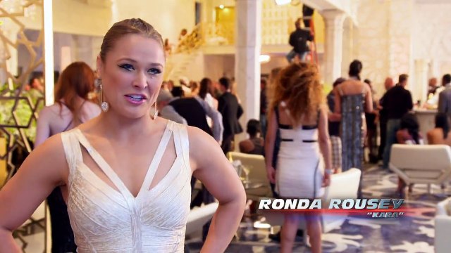 Michelle Rodriguez & Ronda Rousey epic fight in #Furious7 (BTS)