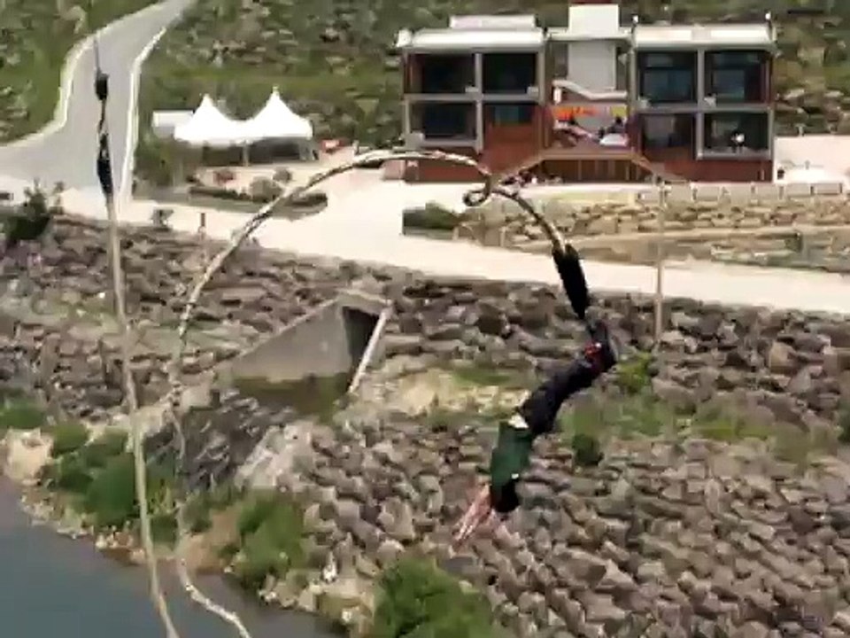 Bungee Jump accident miscalculation fail