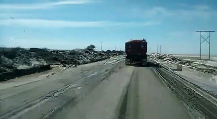 WhatsApp: huaico dañó parte de carretera hacia Arequipa [FOTOS]