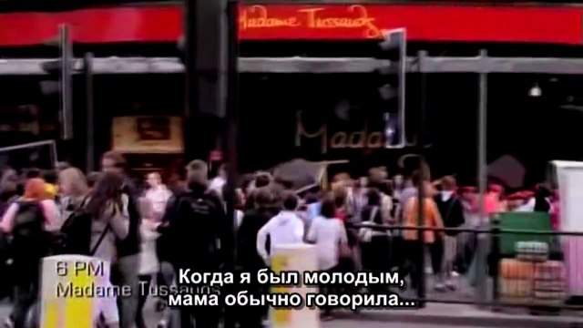 #SRK [ @iamsrk ] in #London at museum Madame Tussauds [with Russian subs] (HD)