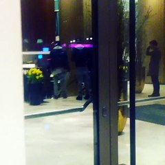 TokioHotel arriving at the hotel in Vienna (video by @penguin_private)