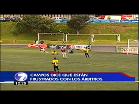 Jeaustin Campos aseguró que se rinde ante los malos arbitrajes contra Saprissa