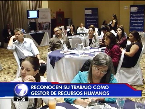 Colaborador de Televisora de Costa Rica gana premio como mejor gestor de recursos humanos