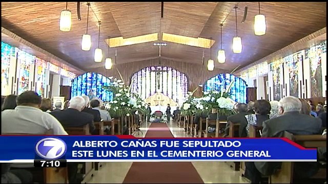 Políticos, ciudadanos y artistas dieron último adiós a “Beto” Cañas