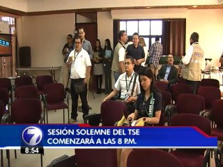 Cerca de 300 personas han retirado su cédula este domingo en el TSE