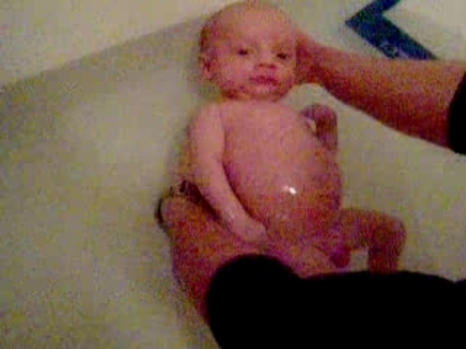 le bain de bebe