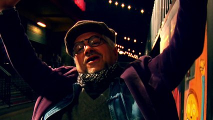 DJ Big Buddha lève les bras pour le Ravi ! (VIDEO)