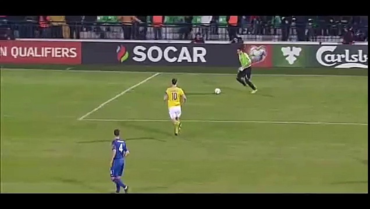 Zlatan Ibrahimovc Funny Goal - Moldova vs Sweden 0-2