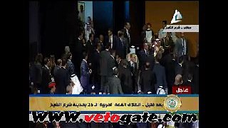 لحظة دخول القادة العرب لقاعة القمة العربية بشرم الشيخ