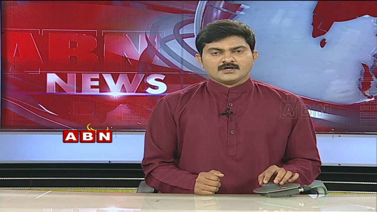 Public light candles around a portrait of Lee Kuan Yew as a tribute to him (28-03-2015)