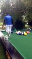 Football billard sur une table géante!